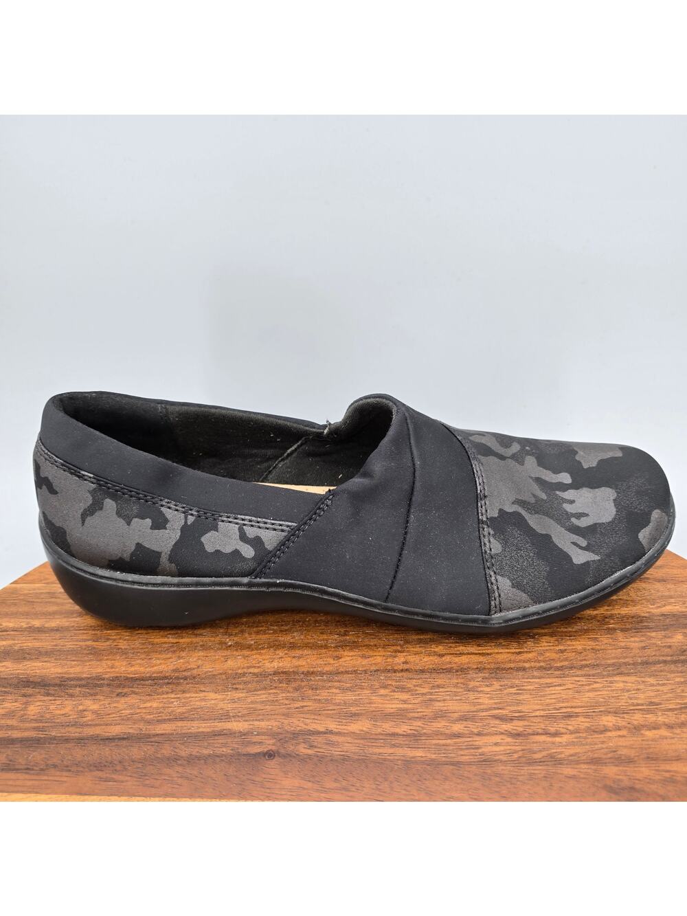 Clarks Collection Shoes Womens 9 M Black Camo Cora Comfort Slip On Loafers